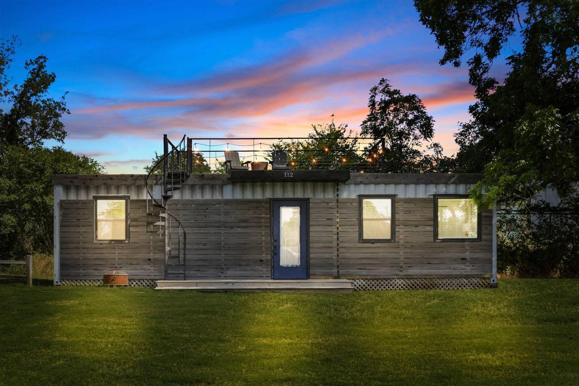 Bellmead The Woods- Container Tiny House 12 Min To Magnolia/Baylor/Downtownヴィラ エクステリア 写真